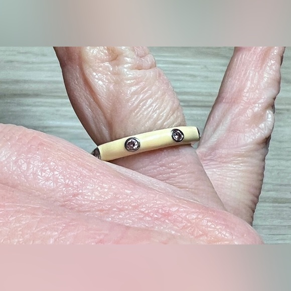 Hidalgo Gold Over Sterling Silver Cream Colored Enamel & Pink CZ Ring, Size 6 - Picture 7 of 8